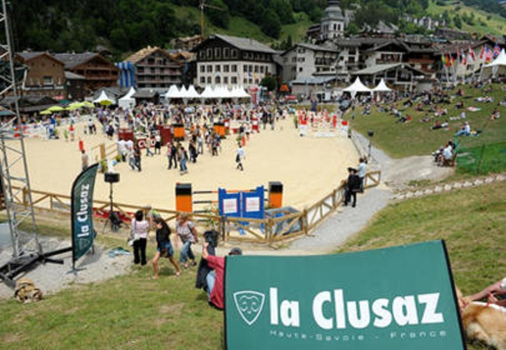 Hotel La Montagne La Clusaz Eksteriør bilde